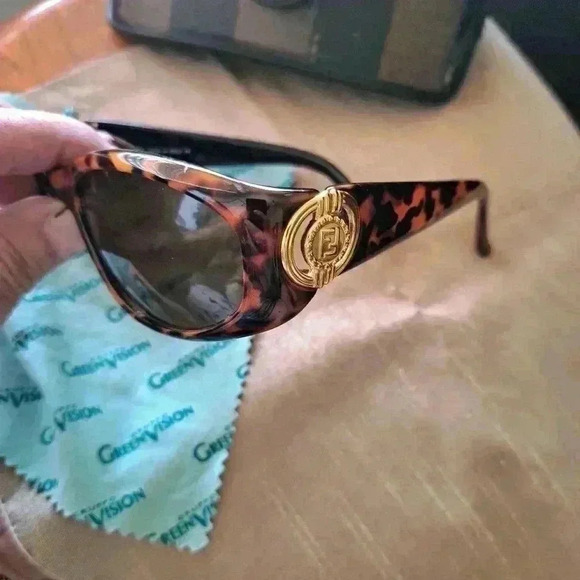 Sunglasses FENDI - Picture 7 of 15